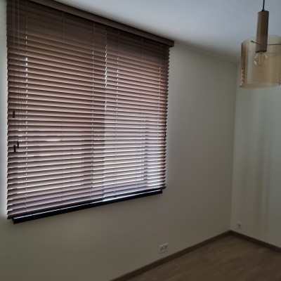 Koka horizontālās žalūzijas